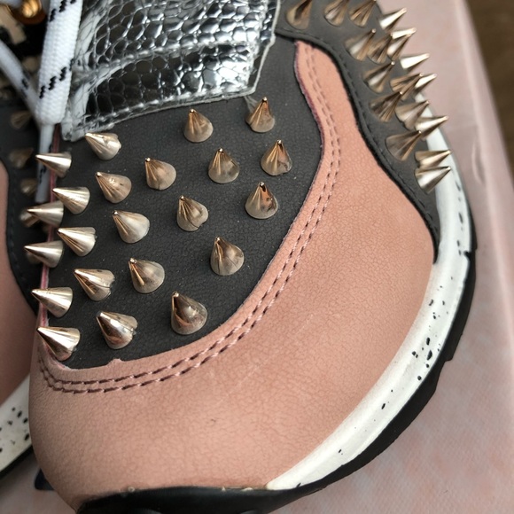 Cape Robbin Blush Spike Sneakers - Picture 5 of 8